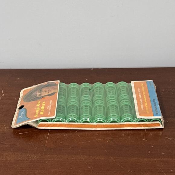 Gloray Snap On Rollers Vintage Unbreakable Plastic 18 Medium NOS - Picture 7 of 7